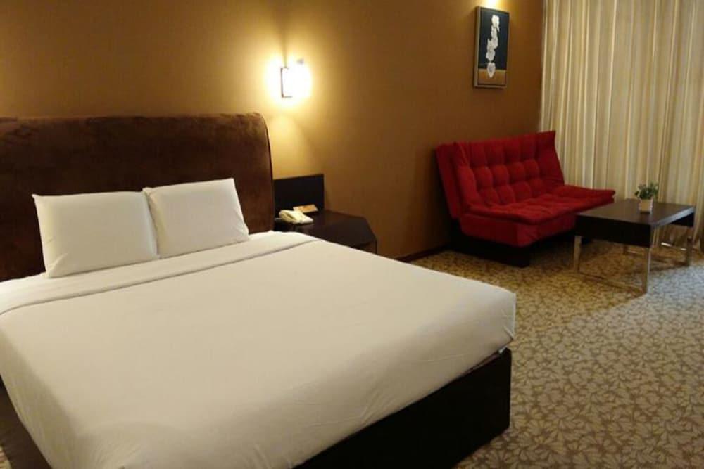 New York Hotel Τζόχορ Μπάχρου Εξωτερικό φωτογραφία