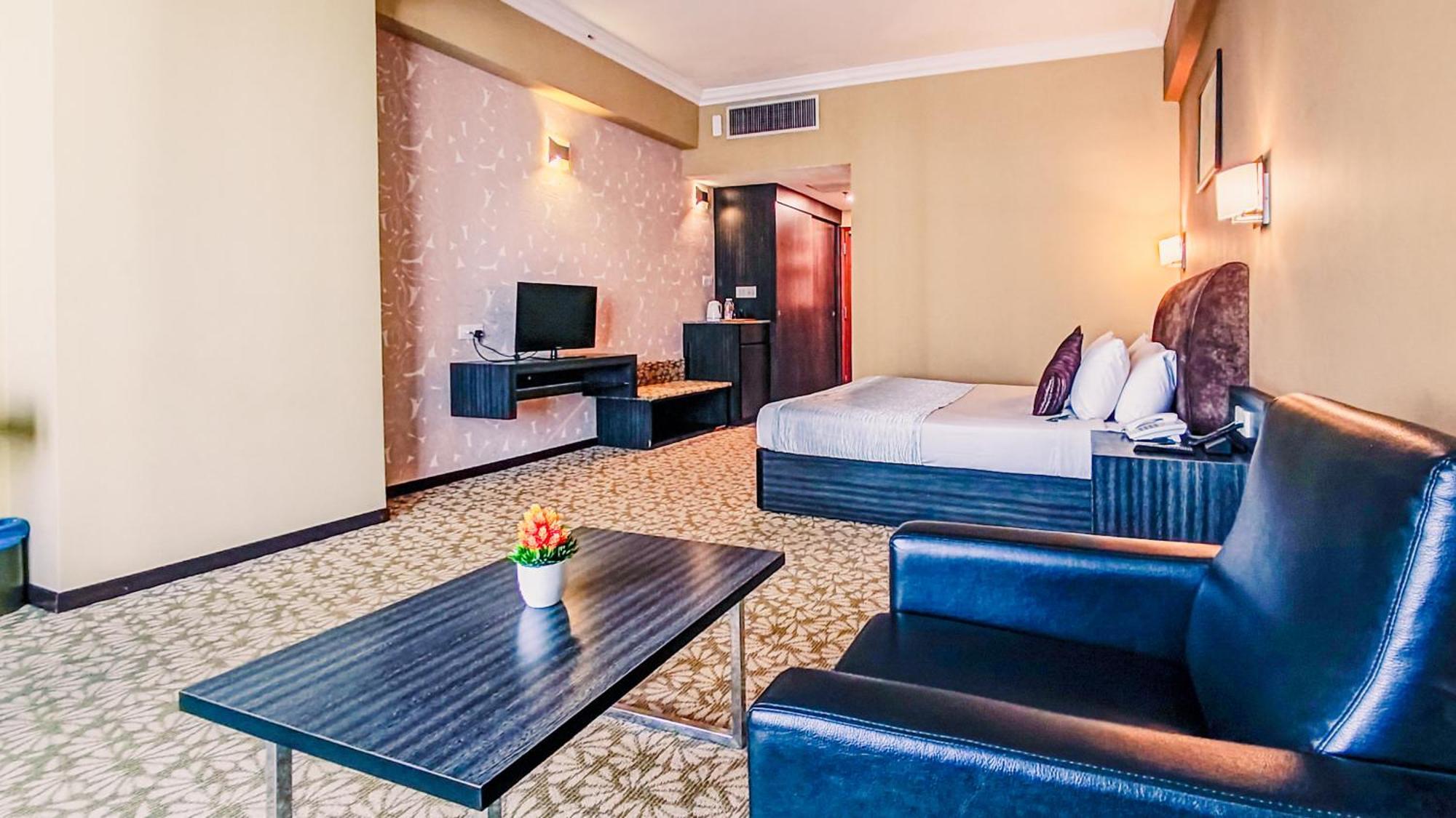 New York Hotel Τζόχορ Μπάχρου Εξωτερικό φωτογραφία