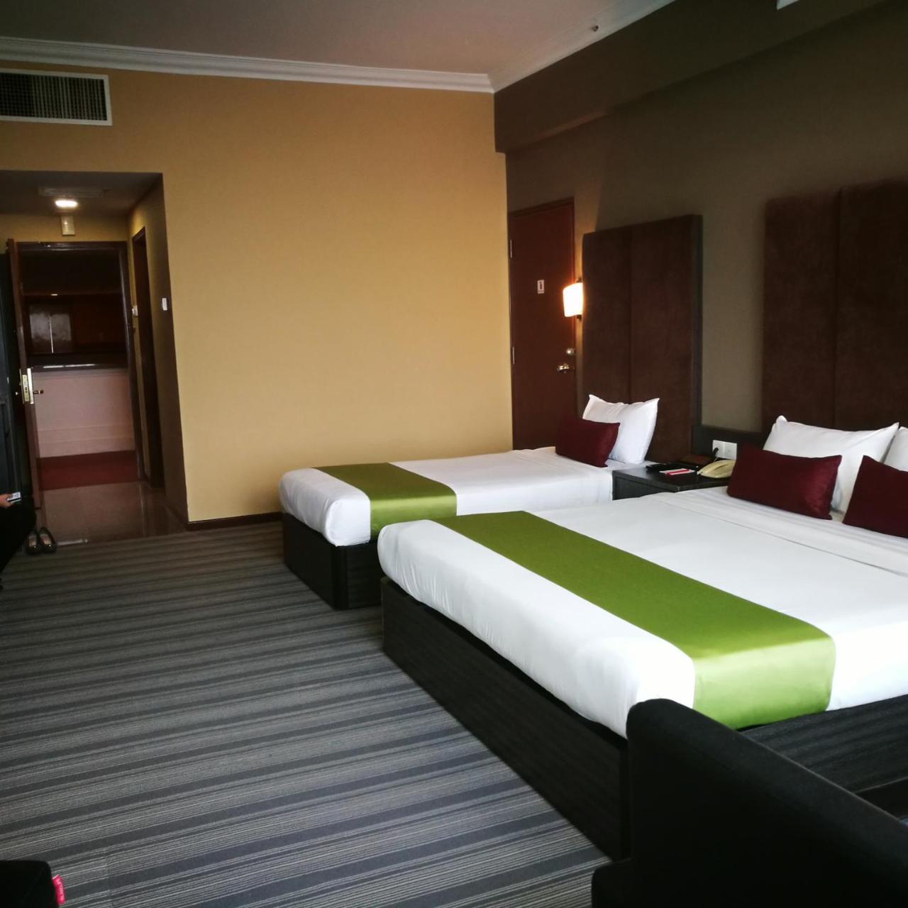 New York Hotel Τζόχορ Μπάχρου Εξωτερικό φωτογραφία